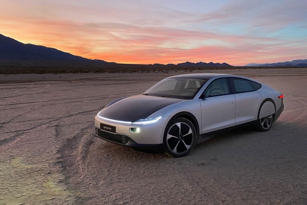 solar-powered car
