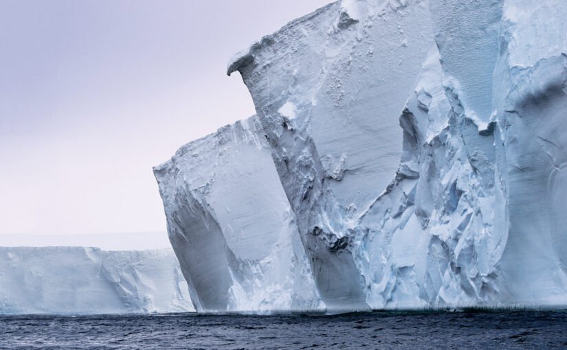 Antarctica Thwaites ice shelf partial collapse
