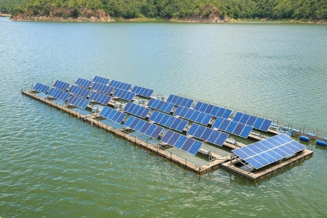floating solar installation