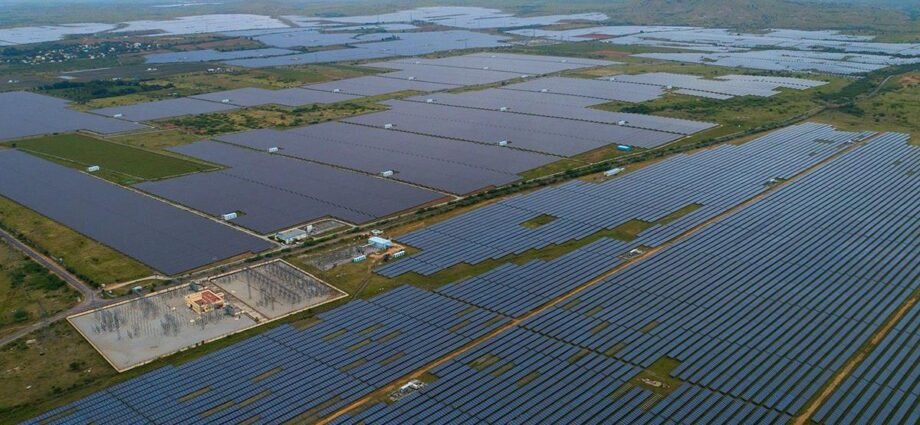 Waaree Powers Up 500 MW Solar Project in Karnataka with 200 MW of Domestic Content Requirement Compliant Panels