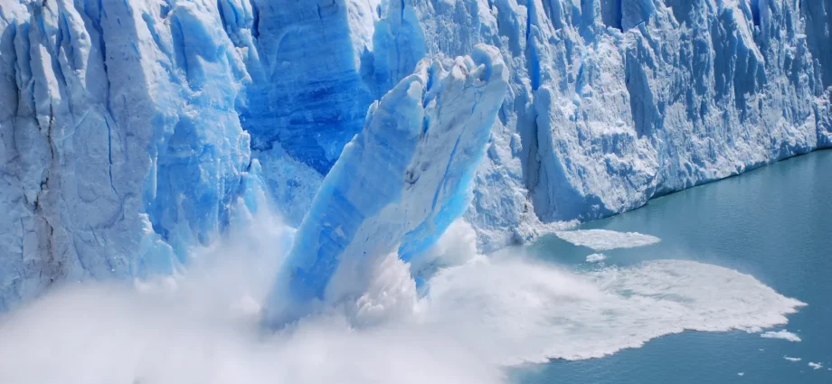 The Thwaites Glacier: A Doomsday Scenario Heating Up